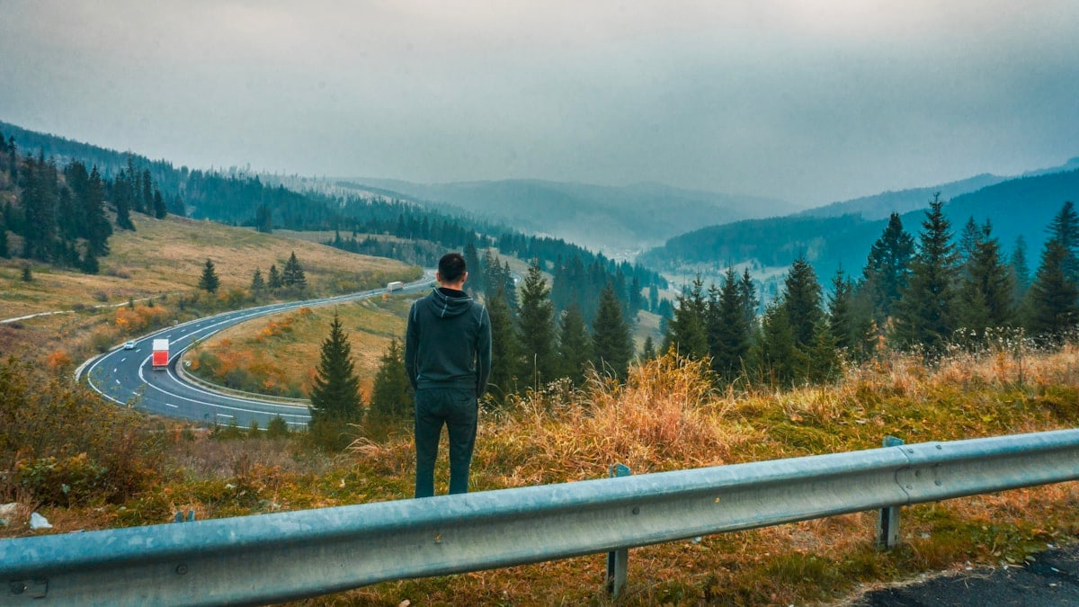 A quick stop on the Transalpina Road.